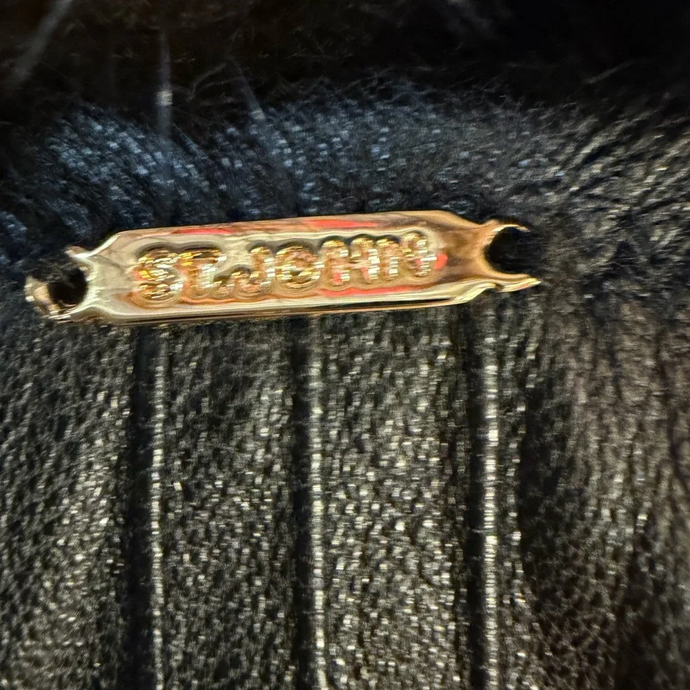 Elegant St. John Black Leather and cashmere lining  Gloves with mink Fur Trim